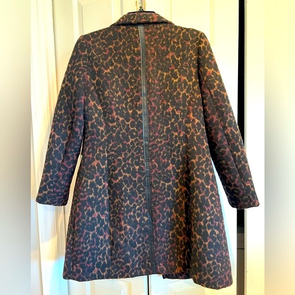 VIA SPIGA 🐆 Stand Collar,  Wine Leopard Print,
Wool Blend Overcoat, Large Snaps - Picture 10 of 12